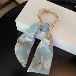 Attache cheveux incrusté de perles