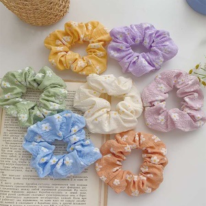 Attache cheveux motif fleuri
