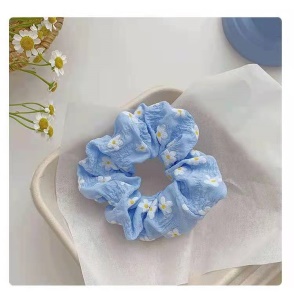 Attache cheveux motif fleuri