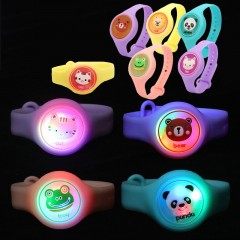 Bracelet lumineux anti-moustique
